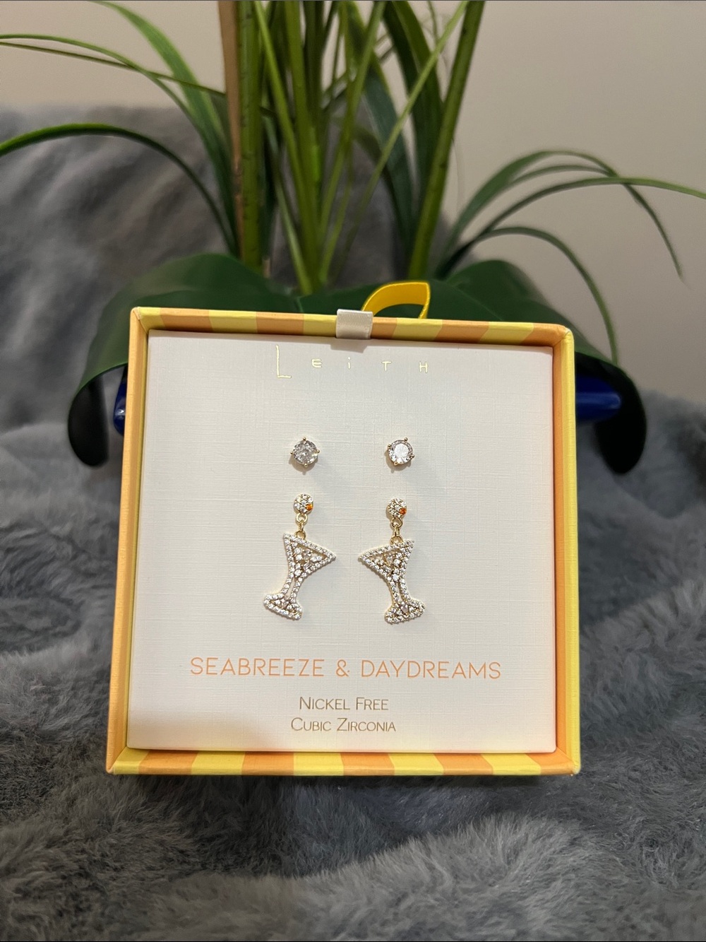 Leith Cubic Zirconia Martini Drop Earrings in Gold NWT retail $29